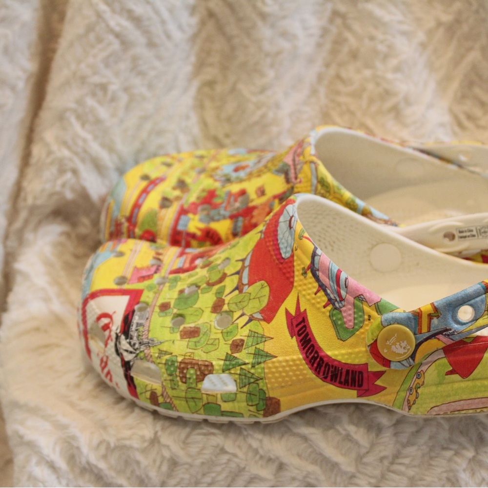 Disney Parks 50th Anniversary Vault Collection Parks Map Crocs M4/W6 - Picture 2 of 9